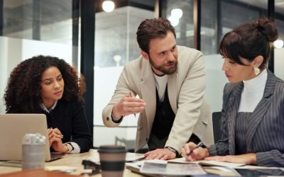 Inside Sales vs. Outside Sales: Which Model Fits Your B2B Strategy?