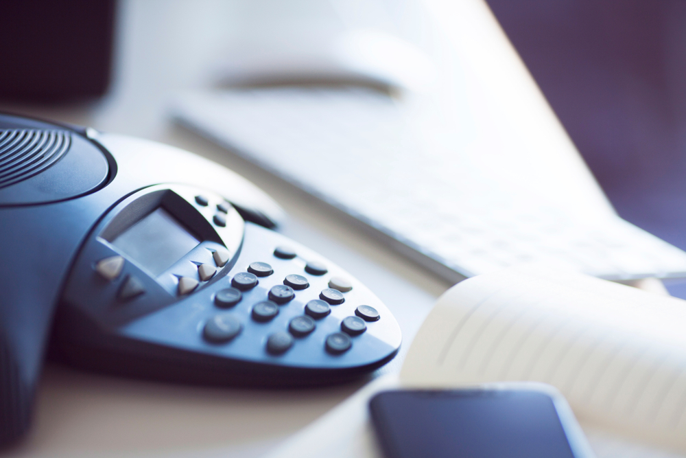 10 Cold Call Opening Lines That Get Past the Gatekeeper in 2026